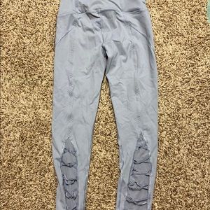 Light grey leggings with adorable details